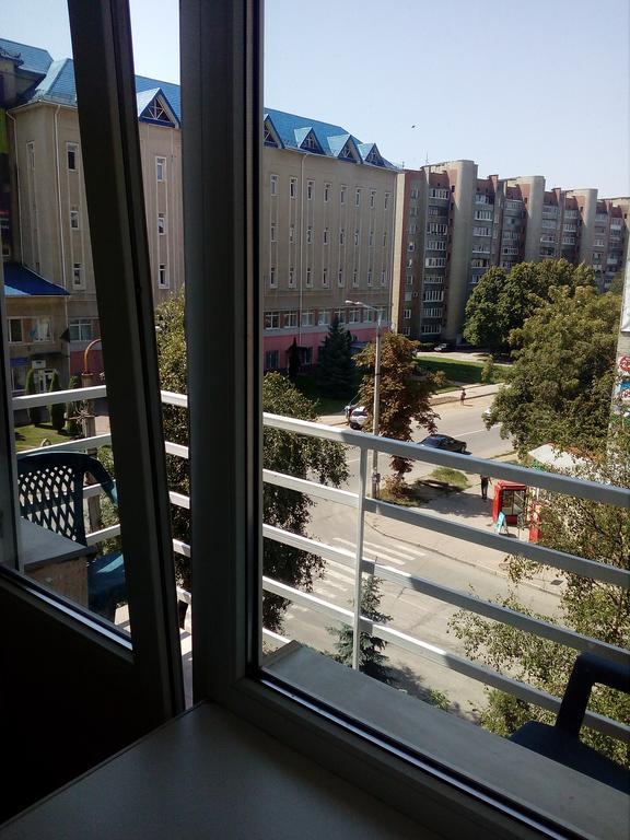 Apartment On Akademika Sakharova Ivano-Frankivs'k Ngoại thất bức ảnh