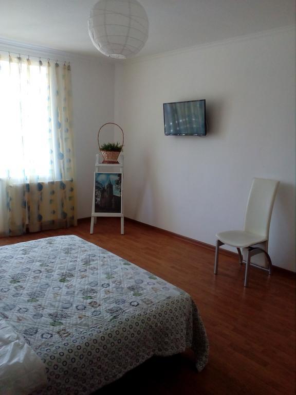 Apartment On Akademika Sakharova Ivano-Frankivs'k Ngoại thất bức ảnh