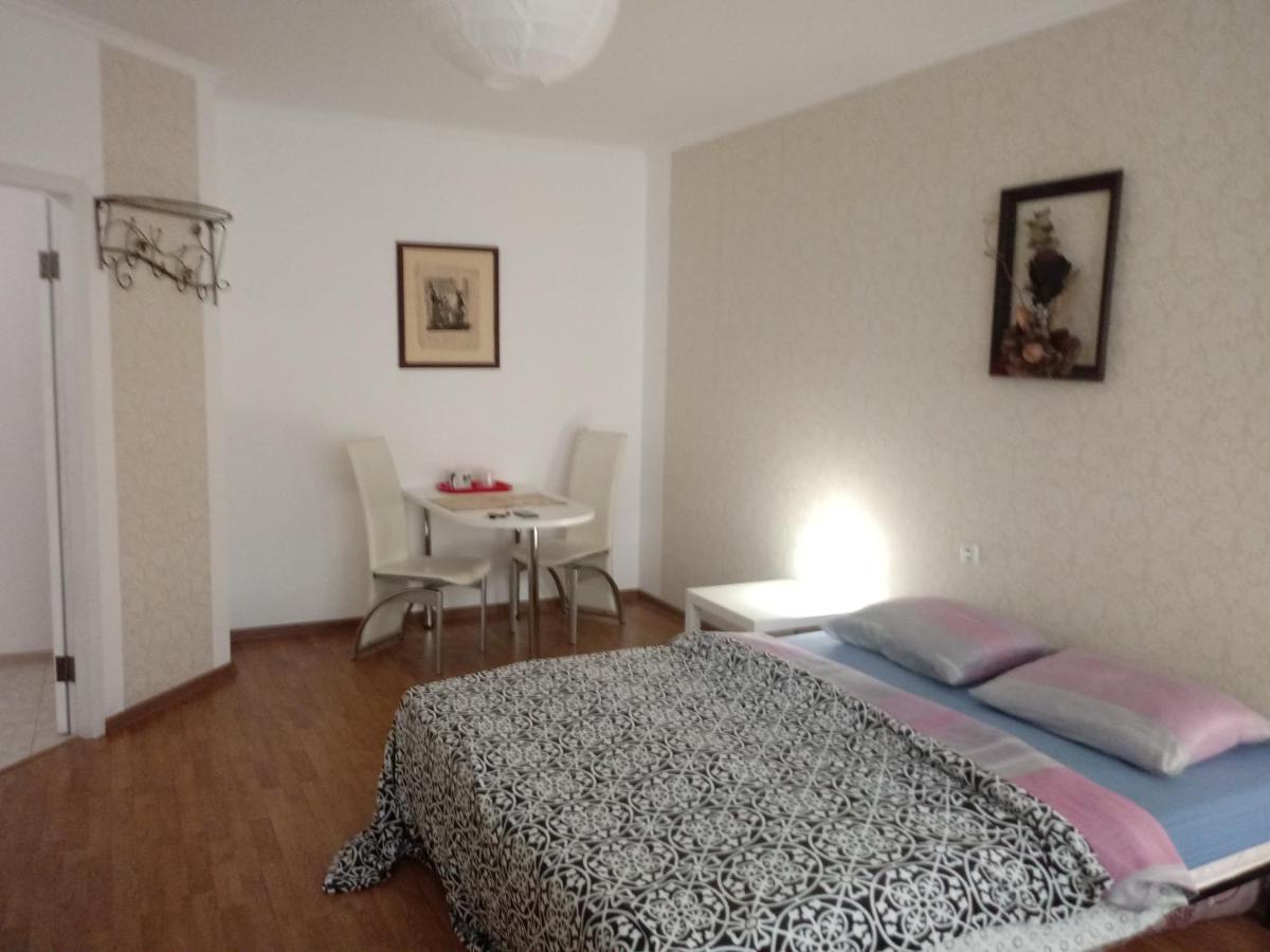 Apartment On Akademika Sakharova Ivano-Frankivs'k Ngoại thất bức ảnh